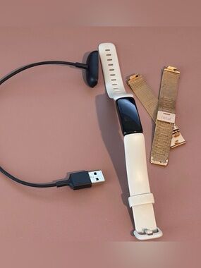 fitbit Inspire 2 Activity Tracker with 2 bands + charger
